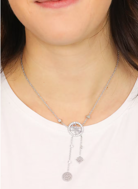 Collana Guess Donna Argentata Con Ciondoli Centrale Logo Zirconi Bianchi _JUBN01171
